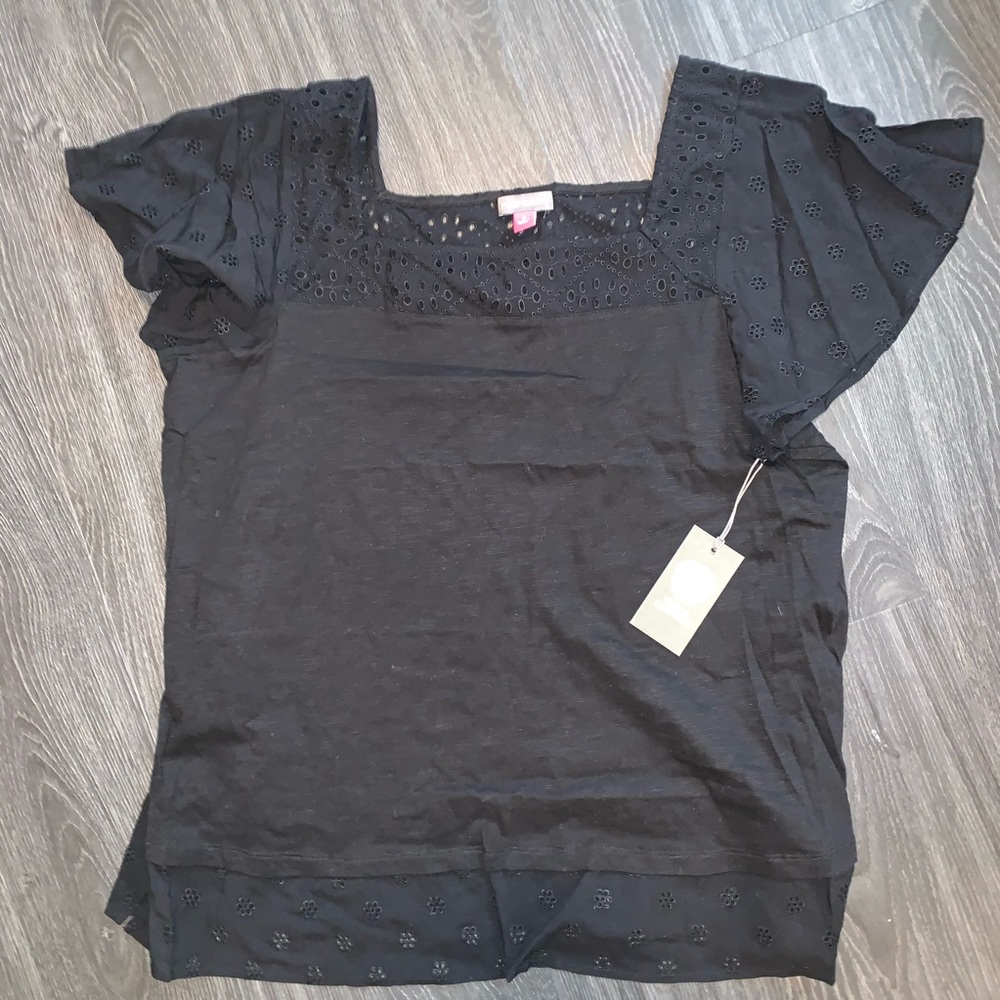 Vince Camuto Flutter Sleeve Top ✨